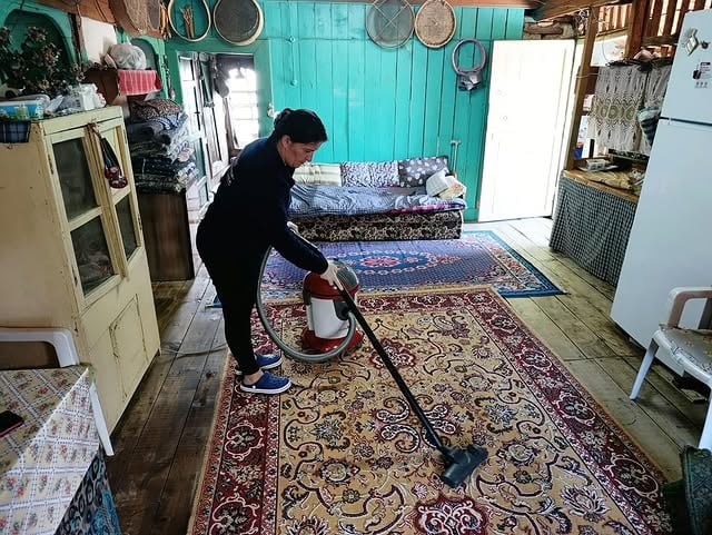 Antalya Akseki Belediyesi Alaçeşme Mahallesinde Ev Temizliği Gerçekleştirdi