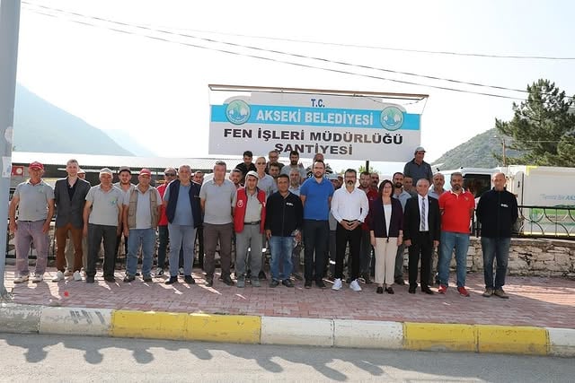 Akseki Belediyesi Çalışanlarıyla Bayramlaştı, Vatandaşlara Mutlu Bayram Dilekleri