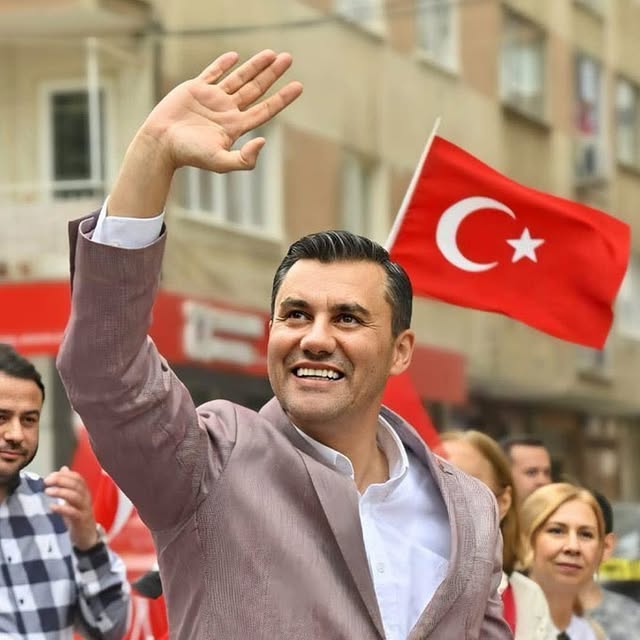Manisa Büyükşehir Belediye Başkanı Ferdi Zeyrek Vefat Etti
