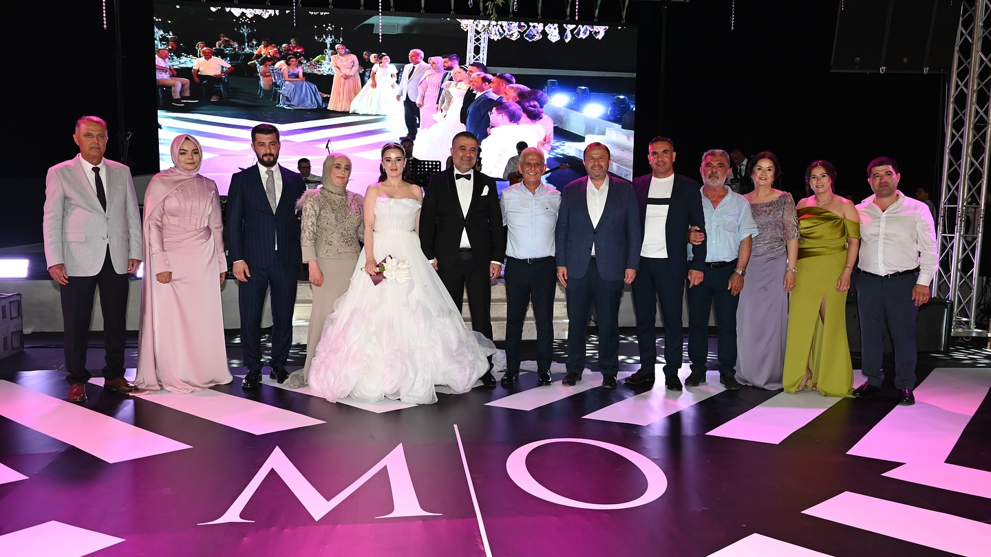 Finike'de İki Aile Şenlendi: Merve-Osmancan ve Miray-Ceylan Nikah Yüzüğü Takıldı