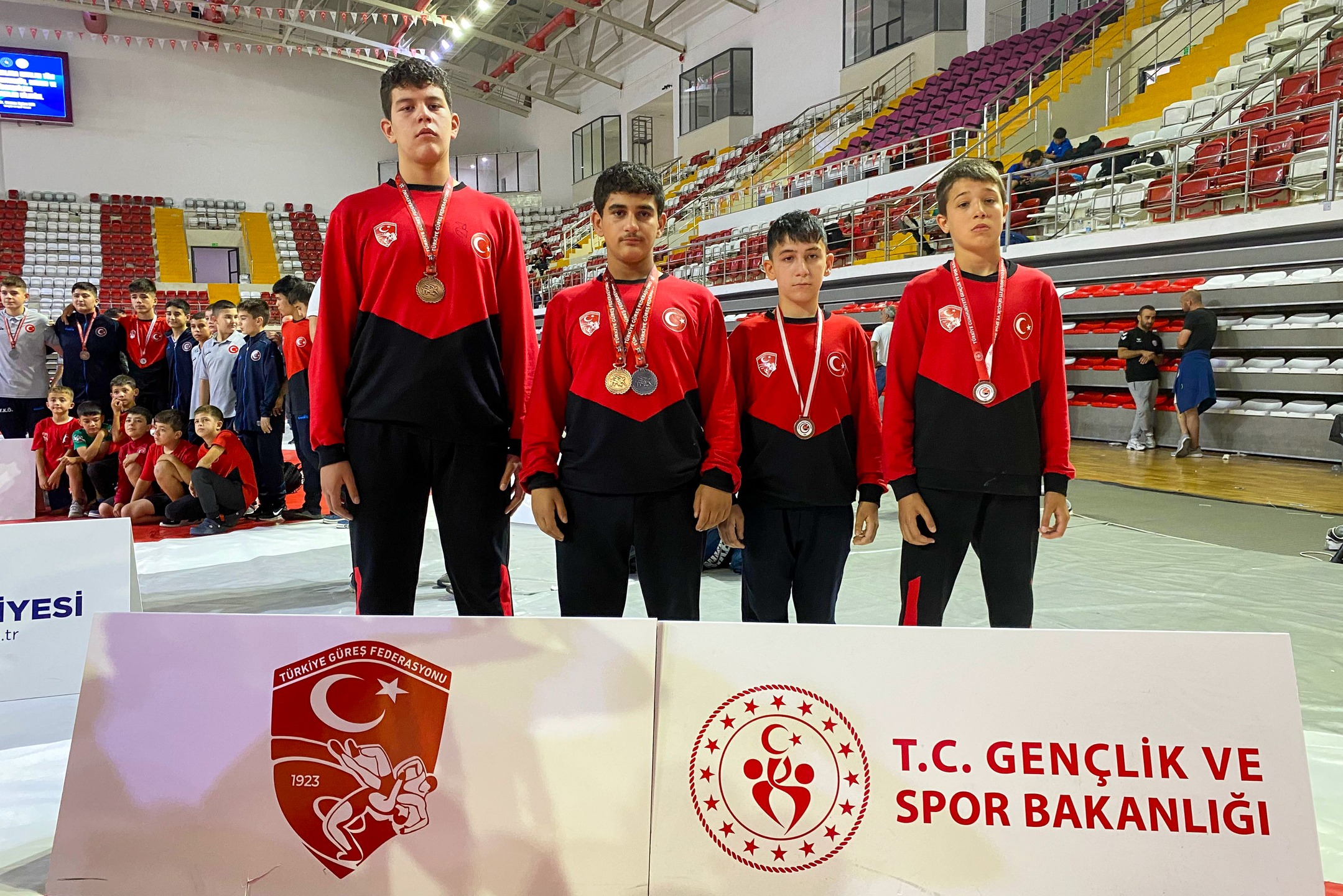Manavgat Belediyesi Güreş Kulübü Sporcuları Türkiye Şampiyonası’nda Başarı Elde Etti
