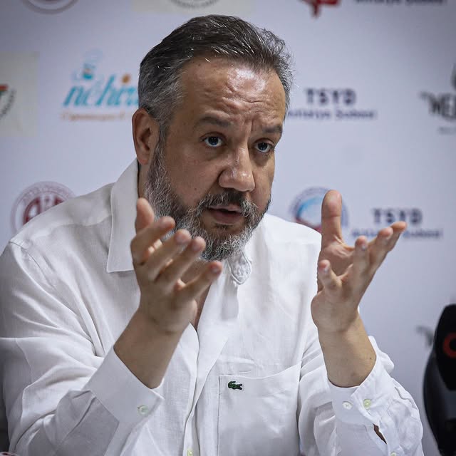 Antalyaspor Başkanı Sinan Boztepe İstifa Kararı Aldı: Genel Kurul Pazartesi Günü Yapılacak