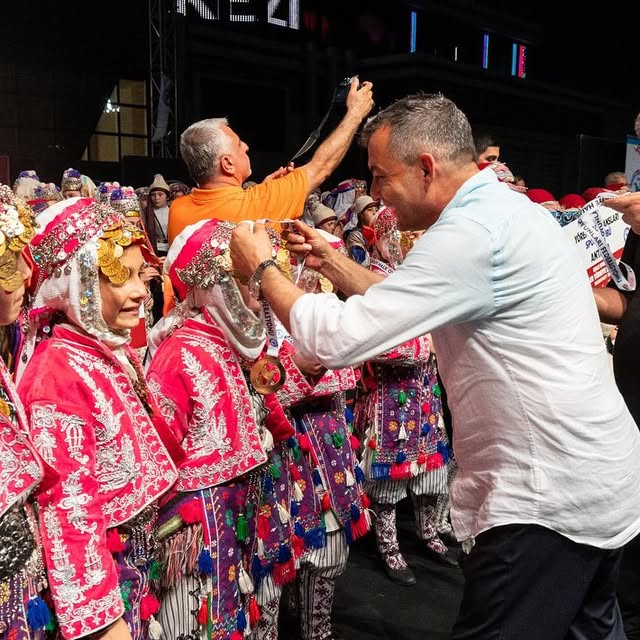 Antalya'da Minikler Türkiye Halk Oyunları Şampiyonası Coşkusu
