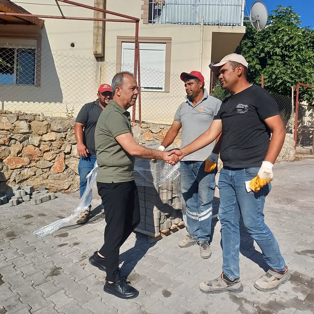 Döşemealtı'nda Kilit Parke Taşı Yol Çalışmaları Sürdürüyor