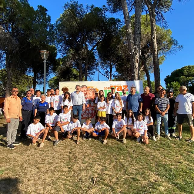 Antalya Serik Belediyesi Yaz Spor Okulları Kapsamında Öğrencilere Sertifika ve Hediye