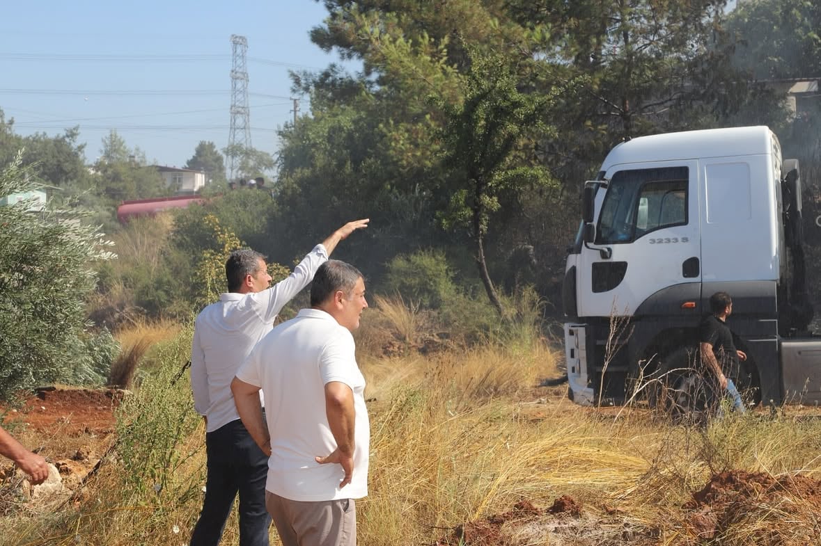 Antalya Aksu'da Yangın Kontrol Altına Alındı: Can Kaybı Yok