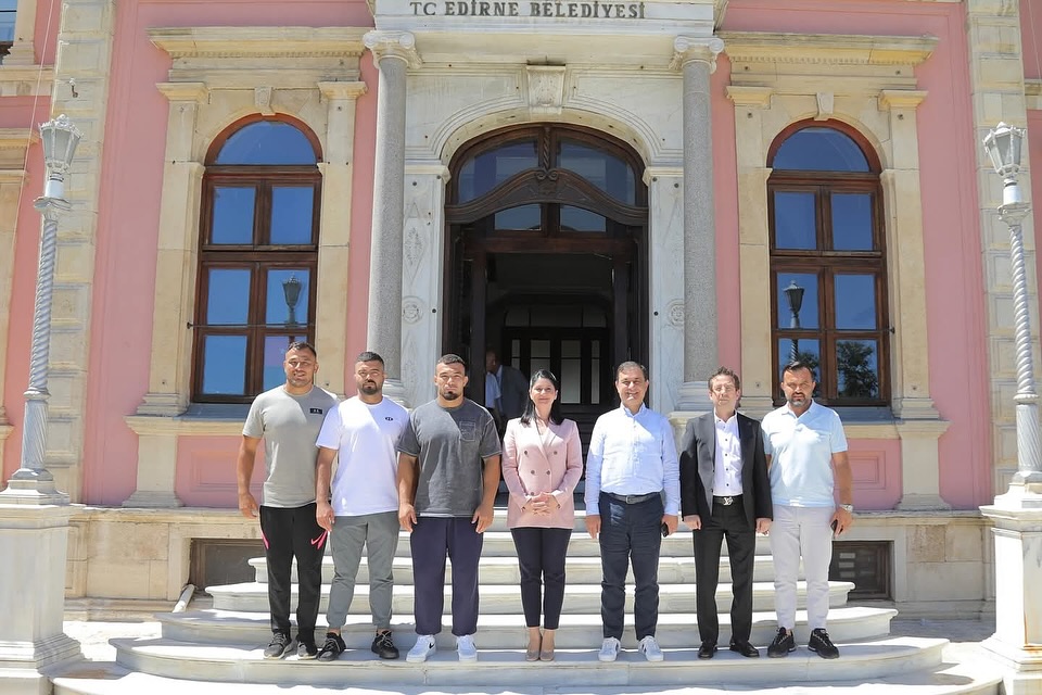 Edirne Belediye Başkanı Akın, Elmalı Yağlı Pehlivan Güreşleri Ağasını Ziyaret Etti