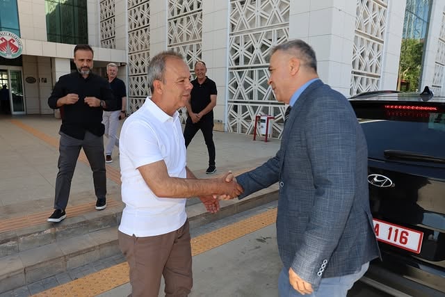 Döşemealtı Kaymakamı Çakıcı, Belediye Başkanlığını Ziyaret Etti