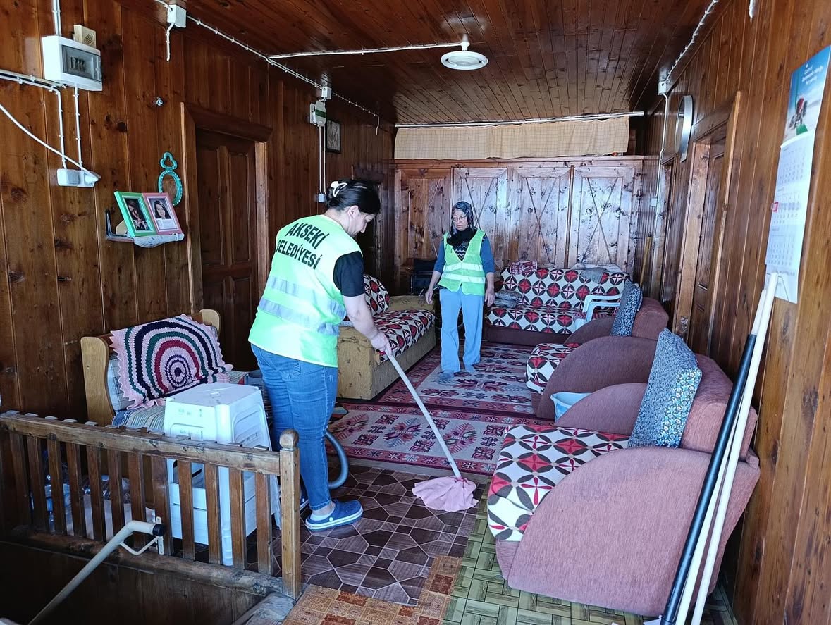 Antalya Akseki Belediyesi Güzelsu Mahallesinde Ev Temizliği Yaptı