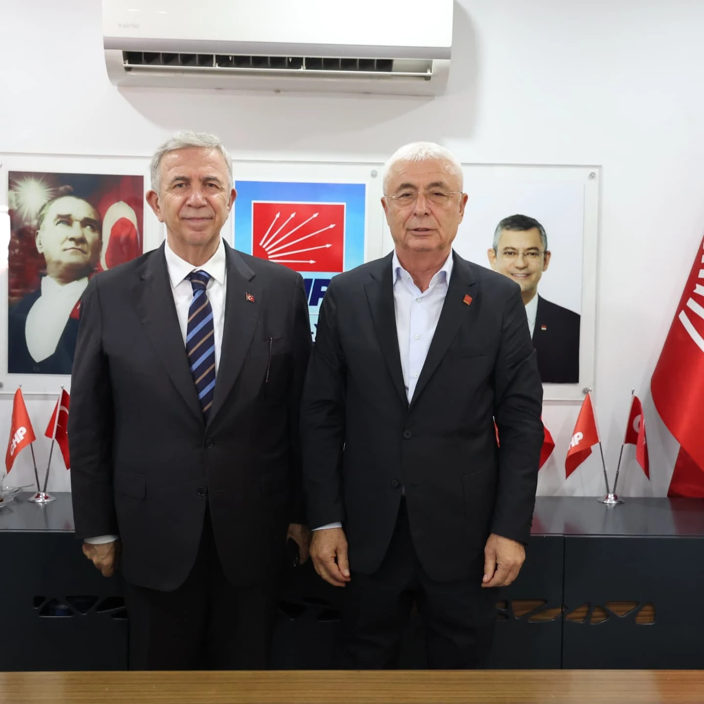 CHP Antalya İl Başkanlığı Mansur Yavaş'ı Ağırladı