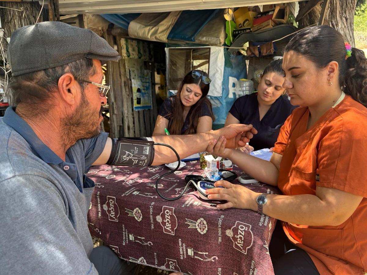 Finike Belediyesi, Ernez Mahallesinde Kapsamlı Sağlık ve Destek Hizmeti