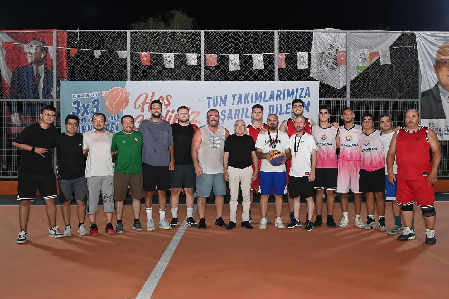 Kumluca'da Basketbol Şöleni: 3x3 Sokak Basketbolu Turnuvası Devam Ediyor