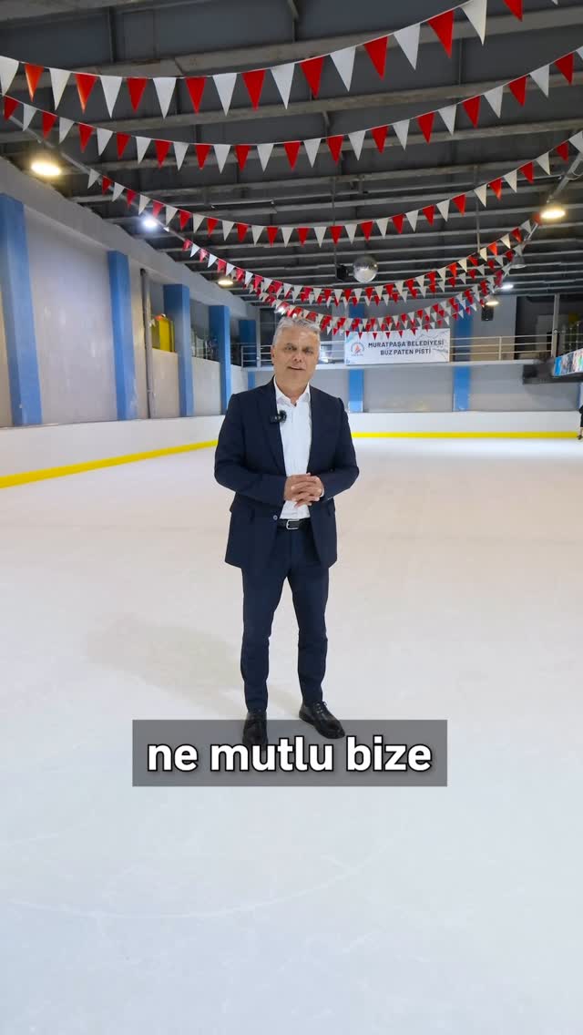 Antalya Muratpaşa'da Sıcaklara Buz Gibi Çözüm: Teneffüs Park'ta Buz Pateni Keyfi