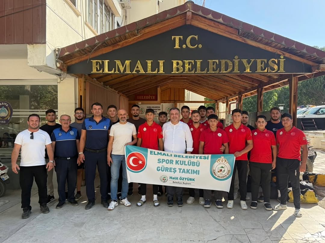 Elmalı Belediyespor Güreş Takımı Samsun'da Vezirköprü'de Şampiyonluk Hedefine Yürüyor