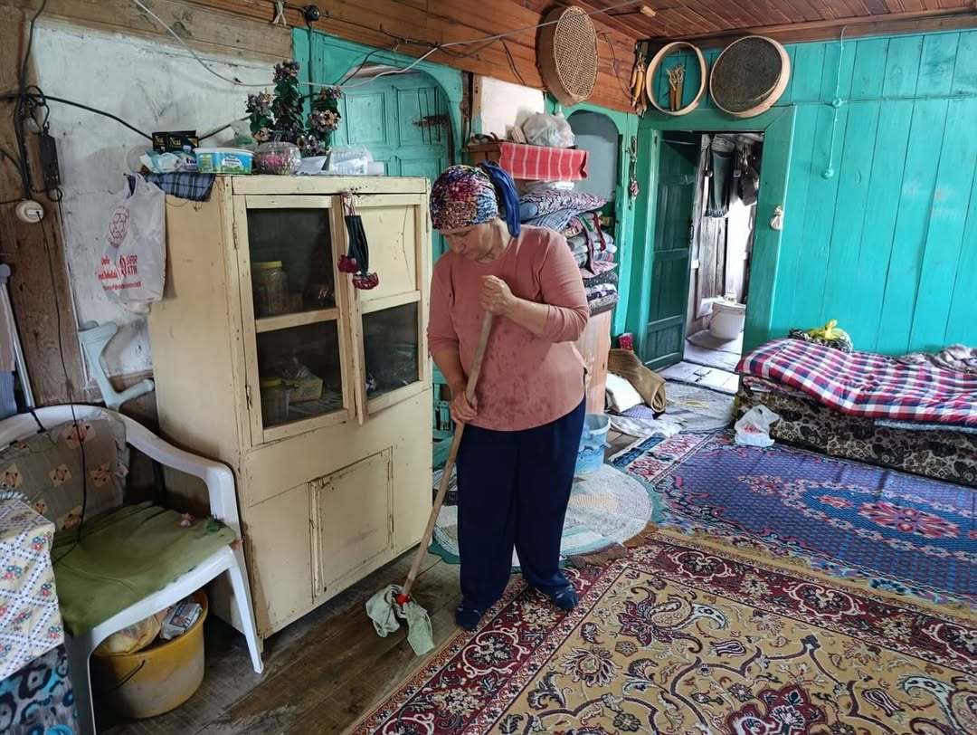 Akseki Belediyesi Alaçeşme Mahallesi'nde Ev Temizliği Kampanyası Tamamlandı