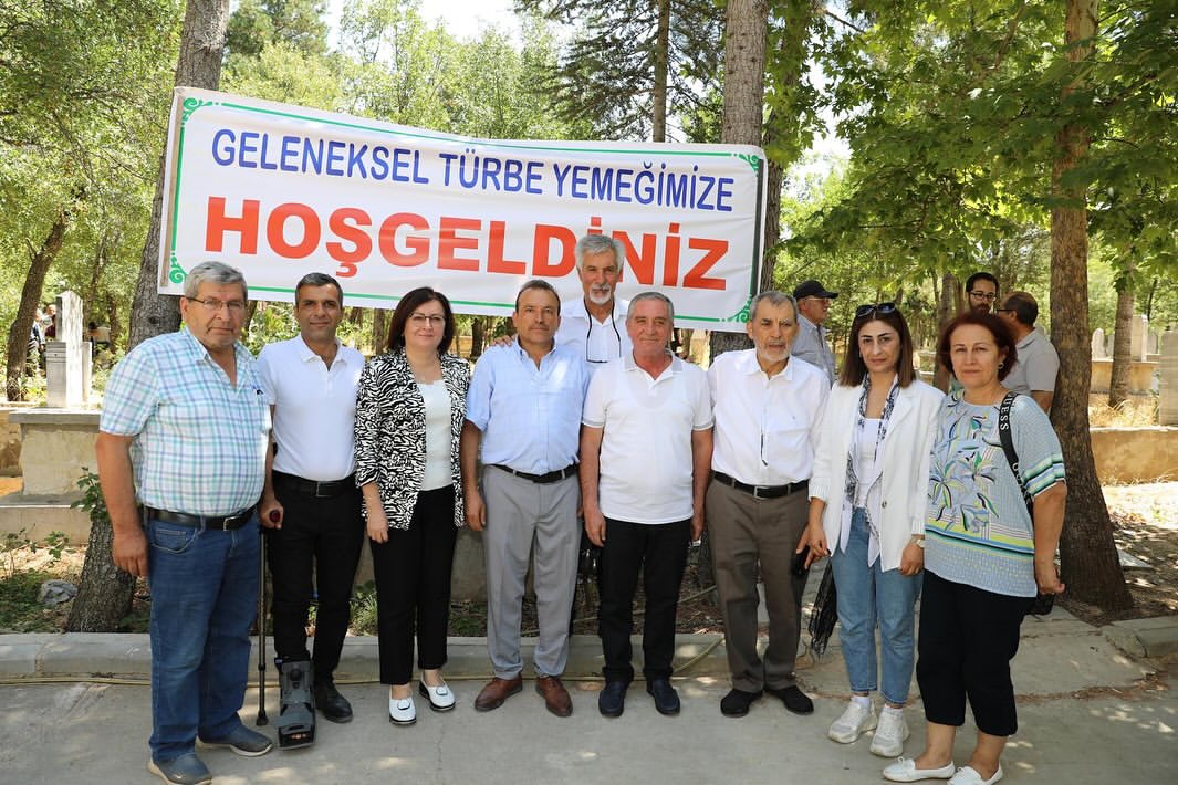 Akseki'de Geleneksel Türbe Yemeği Düzenlendi