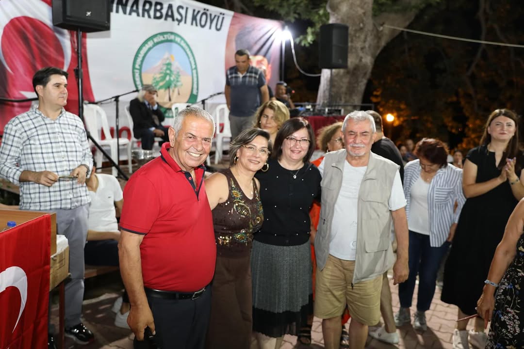 Antalya Akseki'de Pınarbaşı Kültür Gecesi Coştu