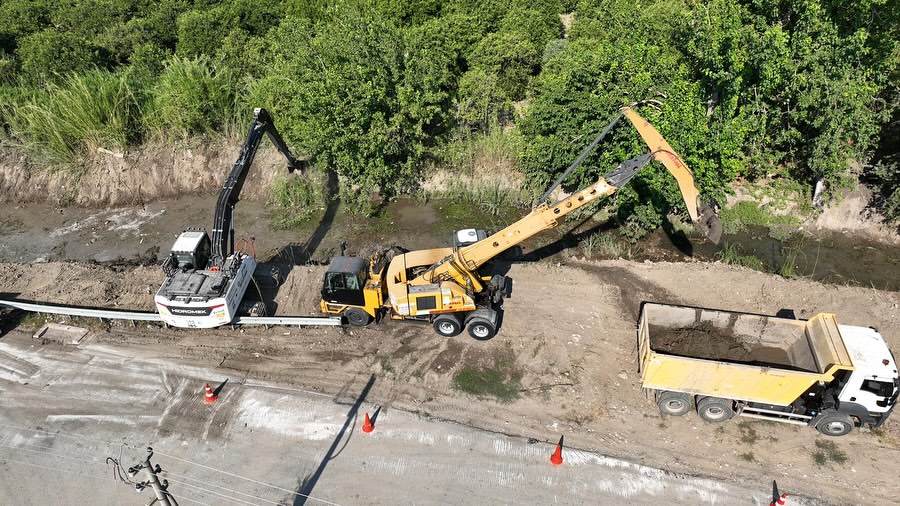Antalya Sarısu'da Kışa Hazırlık İçin Geniş Kapsamlı Temizlik Çalışması