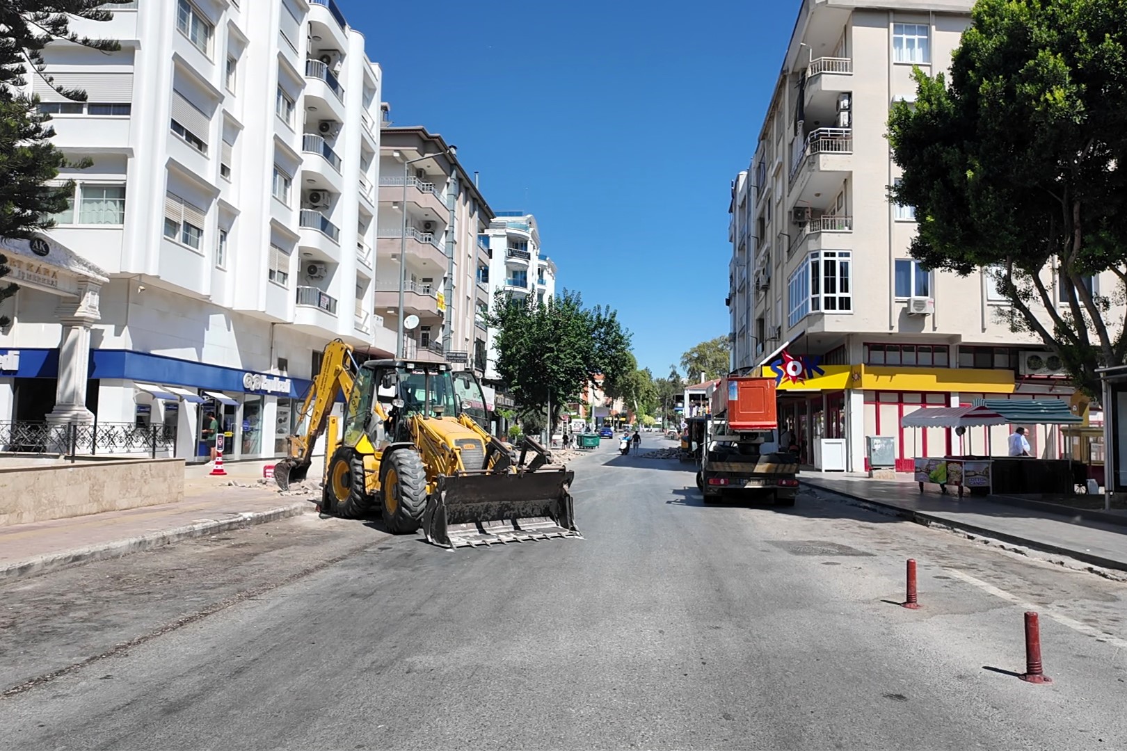 Antalya Serik'te Kaldırım Yenileme Çalışmaları Başladı