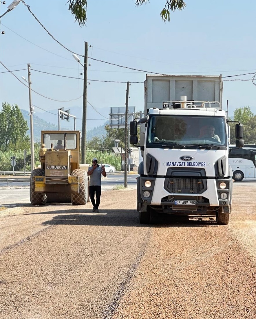 Manavgat'ta Altyapı ve Çevre Düzenleme Çalışmaları Aralıksız Sürüyor