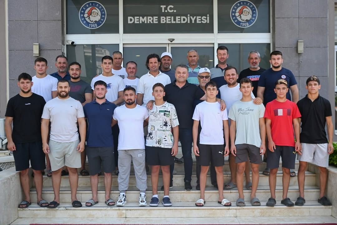 Demre'den Balıkesir'e Güreşçi Heyeti: Geleneksel Değerlere Desteğe Devam