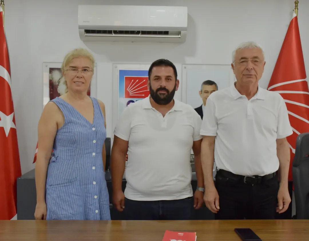 CHP Antalya İl Başkanlığı'nı Ziyaret Eden İlçe Sekreteri Akıncı, Kamacı ile Görüşme Yaptı
