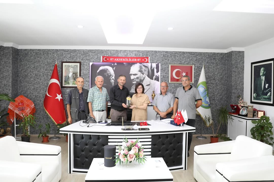 Antalya Akseki Belediyesi, Günyaka Mahalle Muhtarı ve Dernek Başkanıyla Bir Araya Geldi
