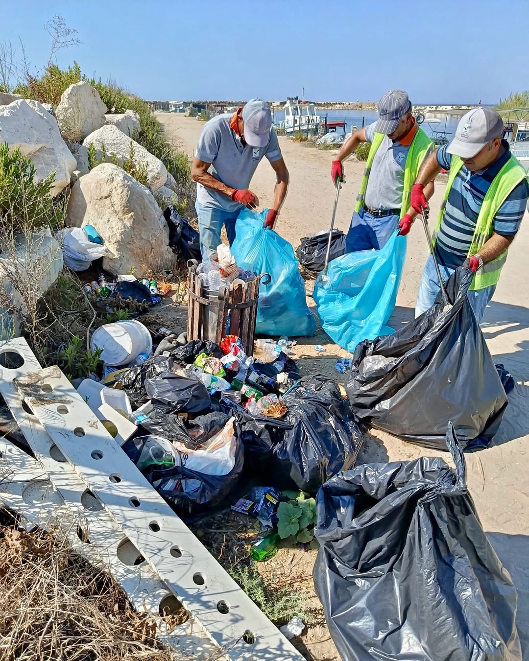 Manavgat'ta Kapsamlı Temizlik ve Yol Yıkama Çalışmaları Devam Ediyor