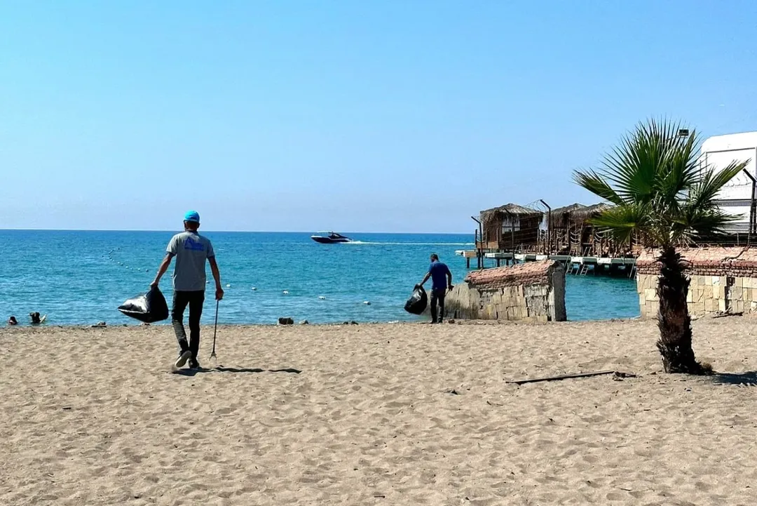 Antalya Aksu'da Temizlik Çalışmaları Devam Ediyor
