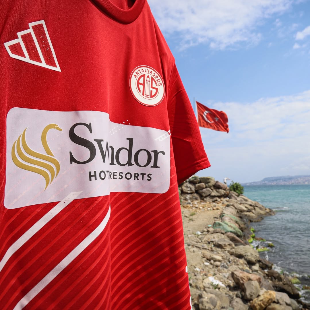 Antalya Spor FK, Trabzonspor Derbisi İçin Kırmızı Forma ile Sahaya Çıkacak