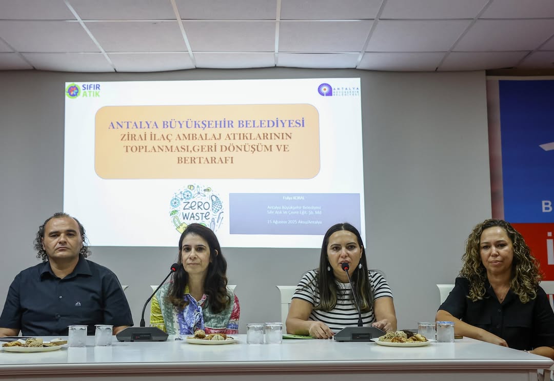 Antalya'da Zirai Atıklar Geri Dönüşüme Alınıyor: Çiftçilere Eğitim ve Fidan Desteği