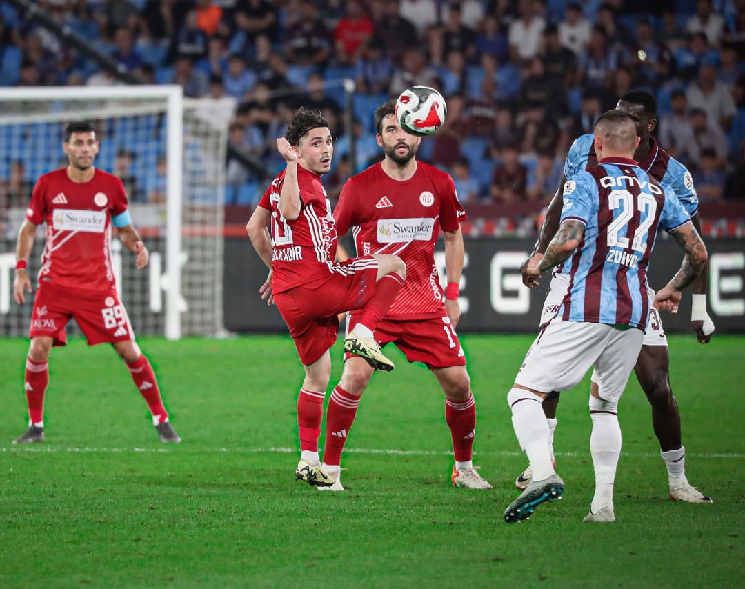 Trabzonspor, Antalyaspor'u 1-0 Yendi