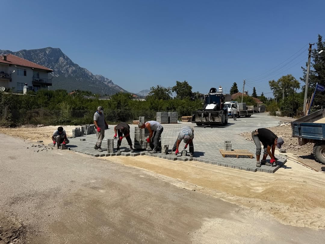 Kemer'de Altyapı Çalışmaları Hızla Devam Ediyor