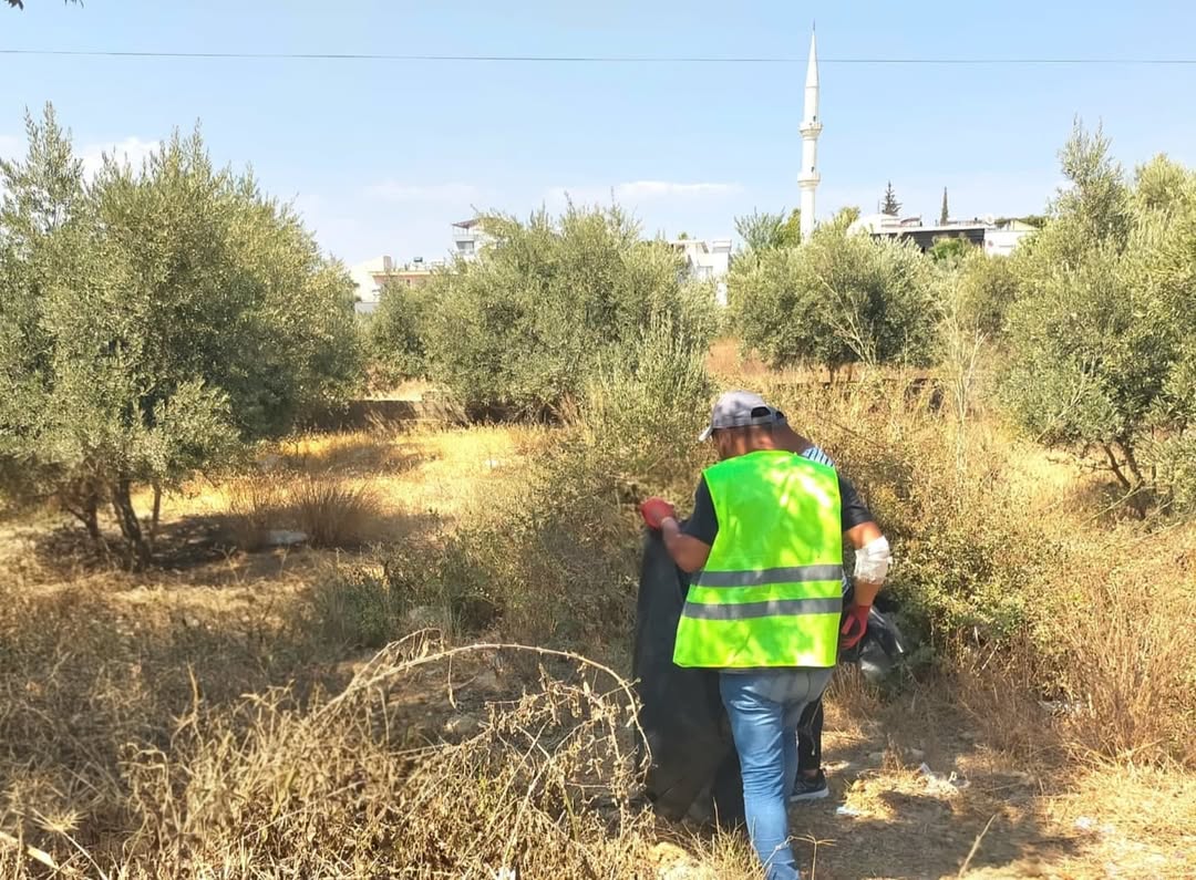 Güzelyurt'ta Aksu Belediyesi'nden Genel Temizlik Çalışması