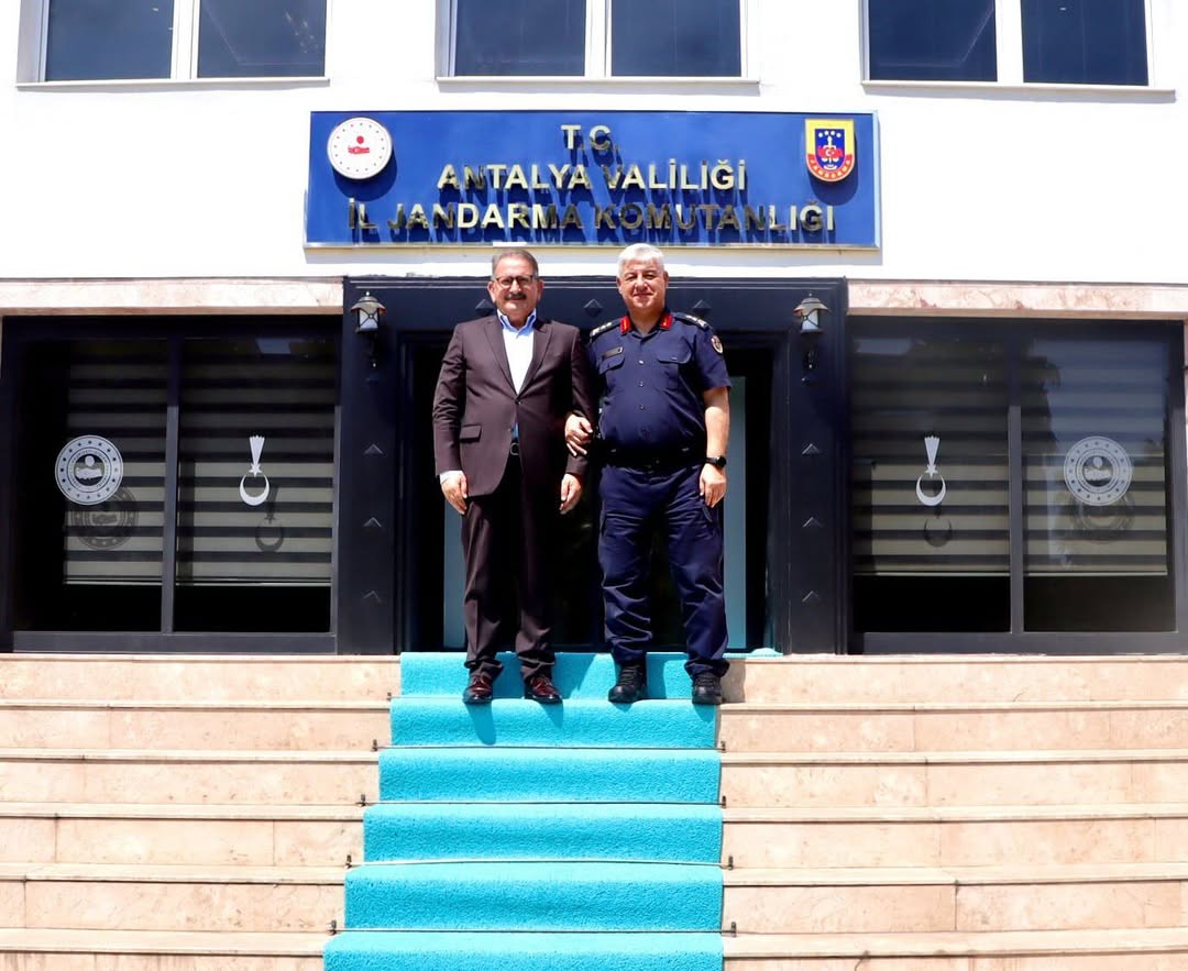 Antalya Sağlık Müdürü, Jandarma Komutanını Ziyaret Etti