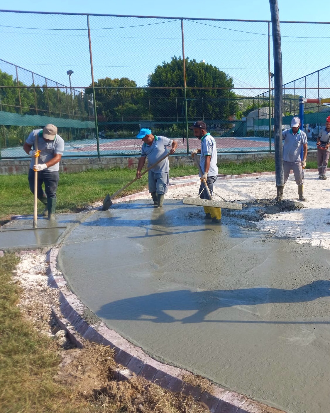 Manavgat'ta Park ve Yeşil Alanlara Geniş Bakım Çalışmaları