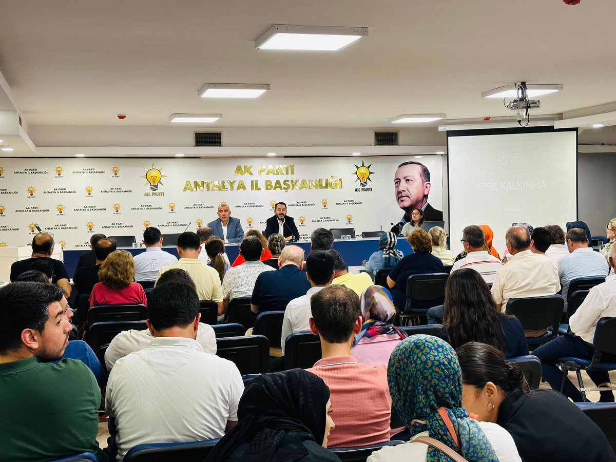 Antalya AK Parti İl Başkanlığı'nda İklim Kanunu Değerlendirmesi
