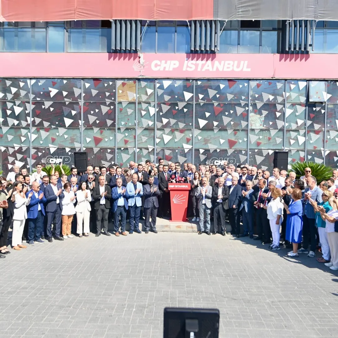 CHP İl Başkanları İstanbul İl Başkanı Özgür Çelik'e Yönelik Yargı Kararına Tepki Gösterdi