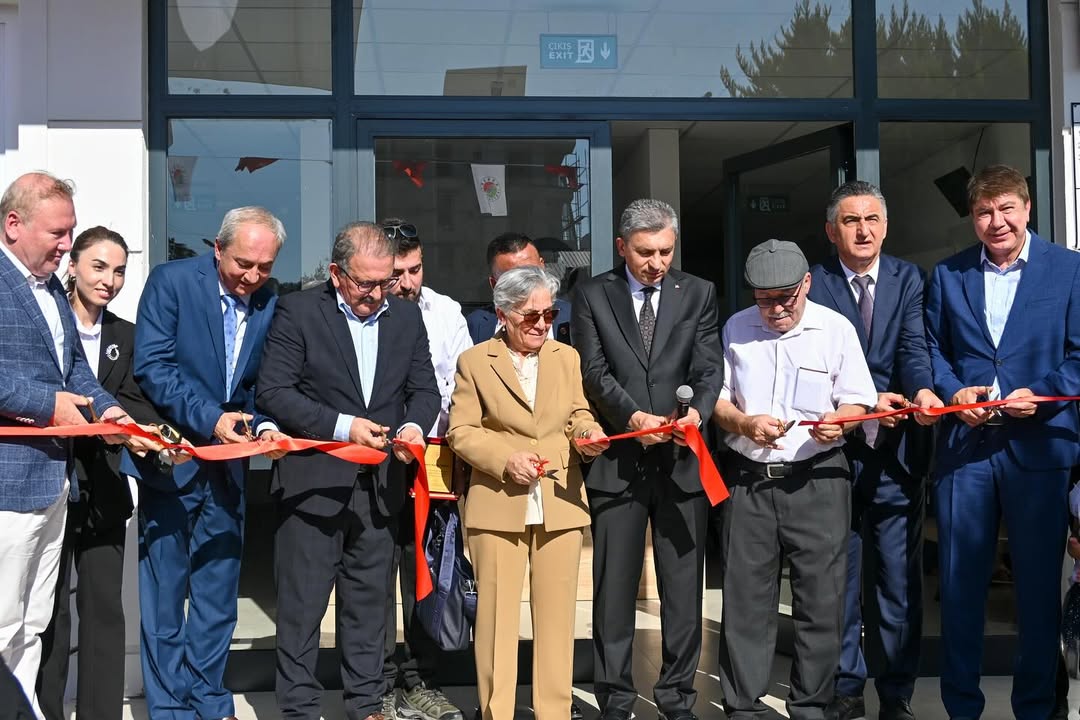 Antalya'ya Yeni Aile Sağlığı Merkezi: Karşıyaka Mahallesi Sakinlerine Müjde