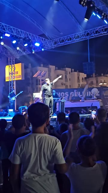 Antalya Muratpaşa'da Karadeniz Müziği Rüzgarı: Ekin Uzunlar Sahne Aldı