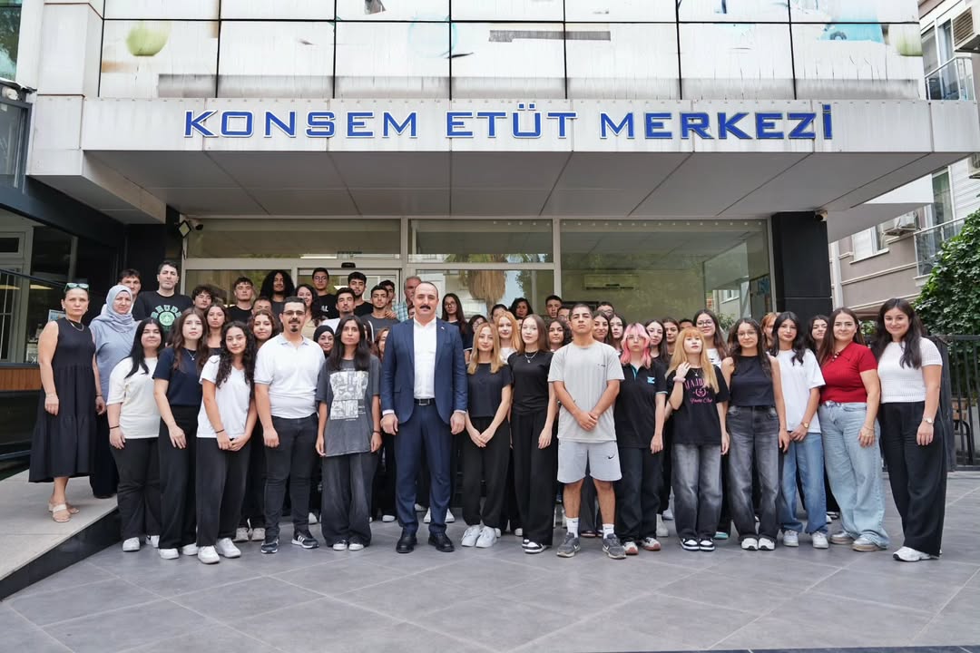 Konyaaltı Belediyesi Gürsu Etüt Merkezi Öğrencileriyle Buluştu