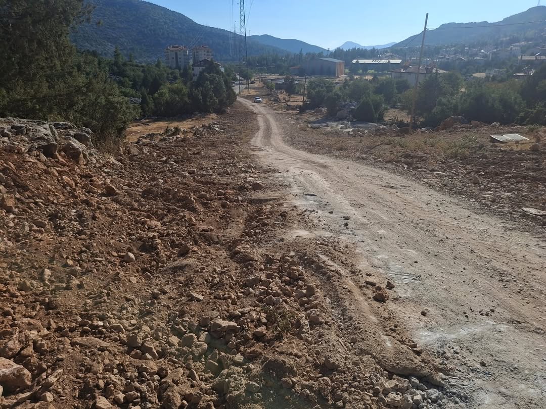 Antalya Akseki'de Boğaz Mahallesi'ne TOKİ Yol Çalışması Başladı