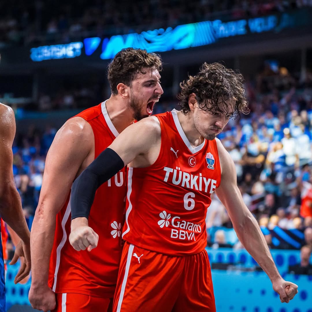 Türkiye EuroBasket 2025 Finaline Yükseldi: Yunanistan'ı Mağlup Etti