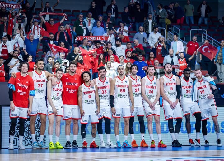 A Milli Basketbol Takımı Finale Yükseldi: MHP'den Tebrik Mesajı