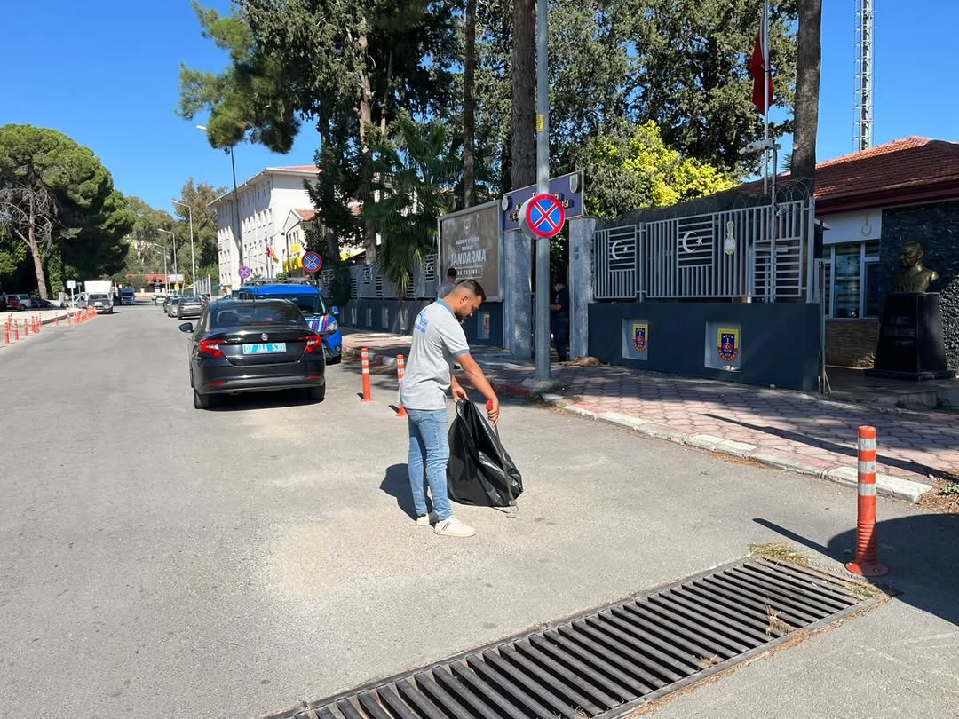 Aksu Belediyesi, Macun Mahallesi ve Perge Park'ta Temizlik Seferberliği Başlattı