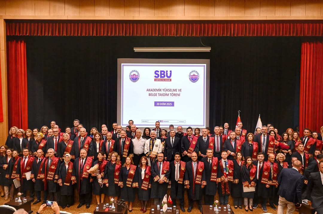 Antalya'da Sağlık Çalışanlarına Akademik Yükselme ve Başarı Belgesi Töreni