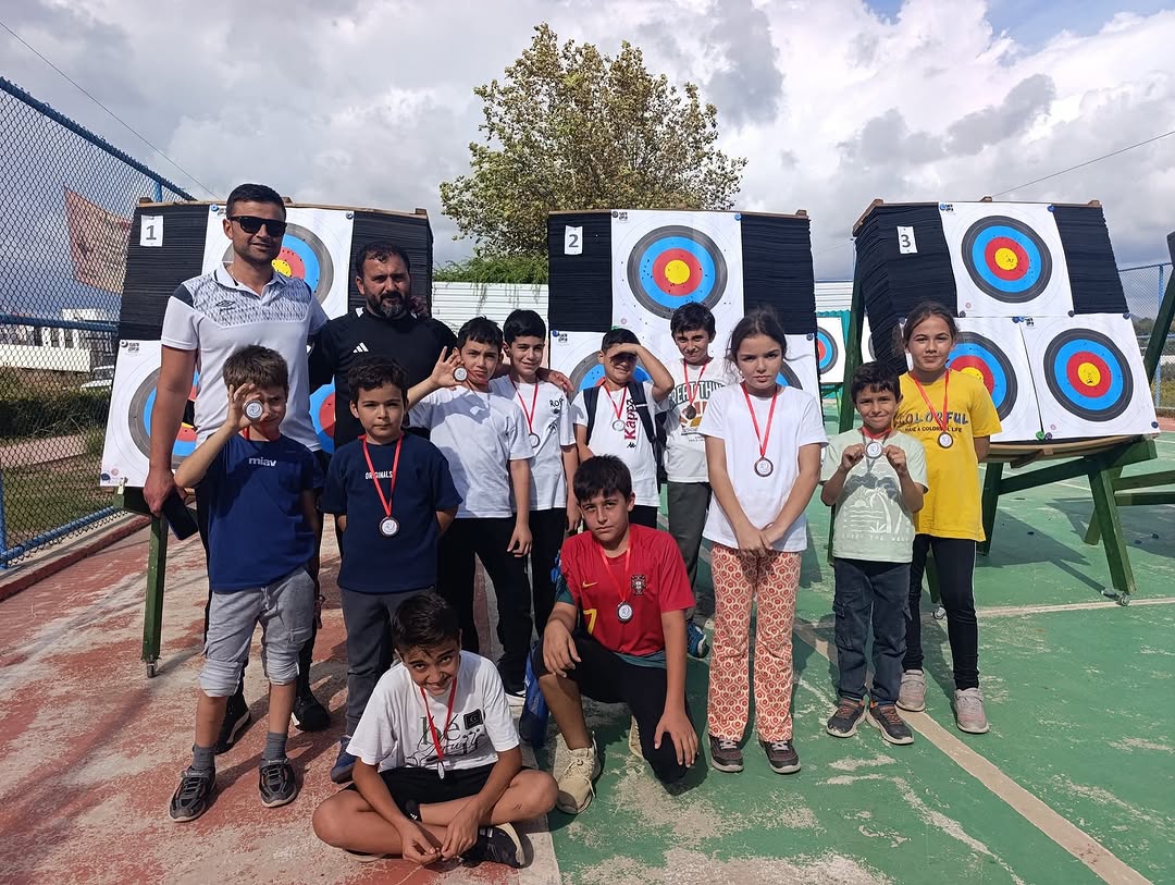 Gazipaşalı Okçular Cumhuriyet Kupası'nda Madalya Yağdırdı