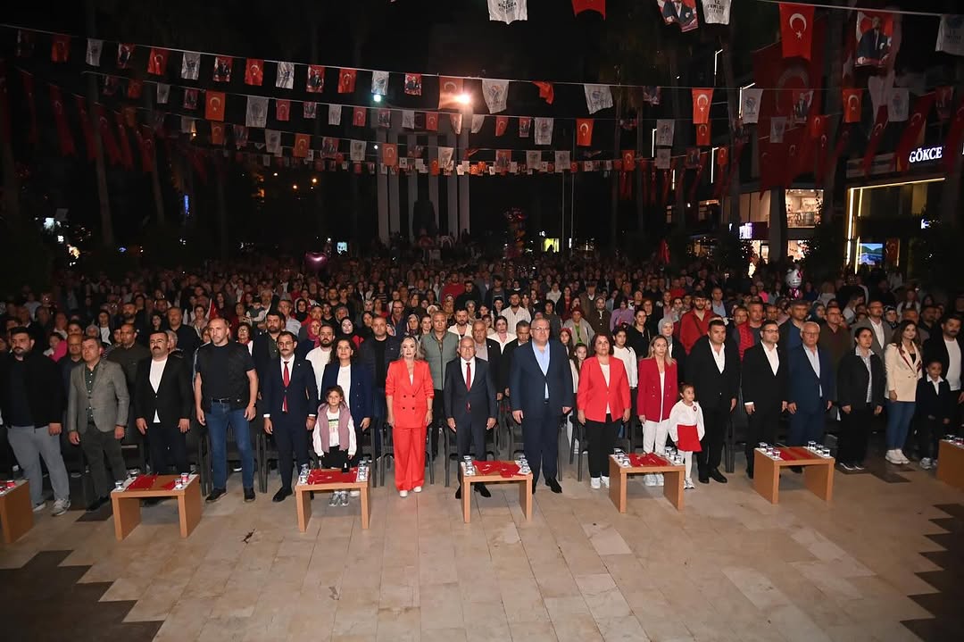 Kumluca'da 29 Ekim Coşkusu Müzikle Taçlandı